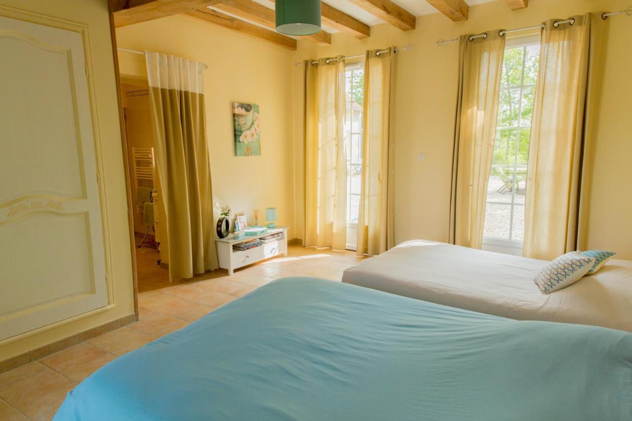 Bed and Breakfast La Tour De La Conterie Beaumont-Village Екстер'єр фото